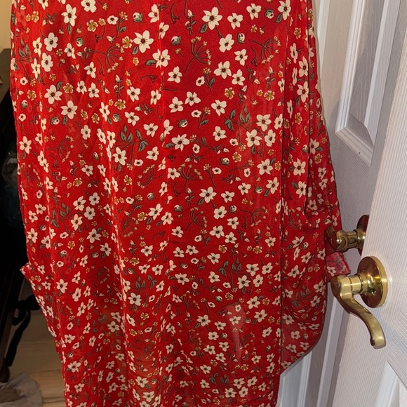 Chic Red Floral Women's Long Sleeve Top - Picture 8 of 14